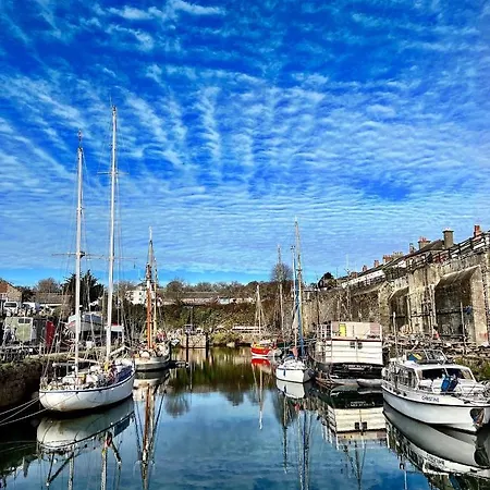 Úszó hotel Stunning Yacht Sea Lion In Charlestown Harbour, Cornwall Charlestown
