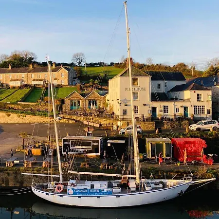 Úszó hotel Stunning Yacht Sea Lion In Charlestown Harbour, Cornwall Charlestown